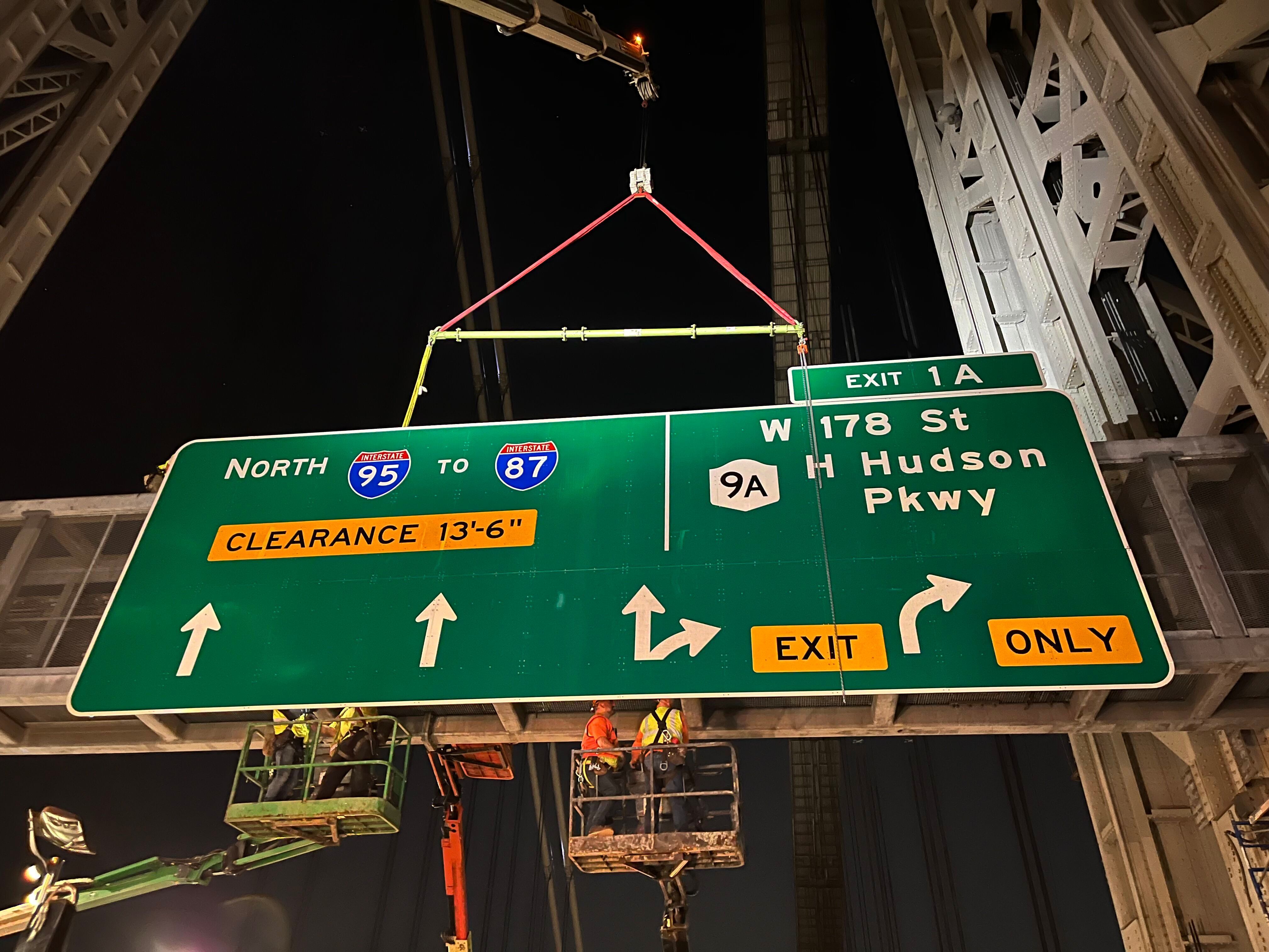 LGH modular spreader bar and top rigging, lifting a highway sign on a bridge in New York City