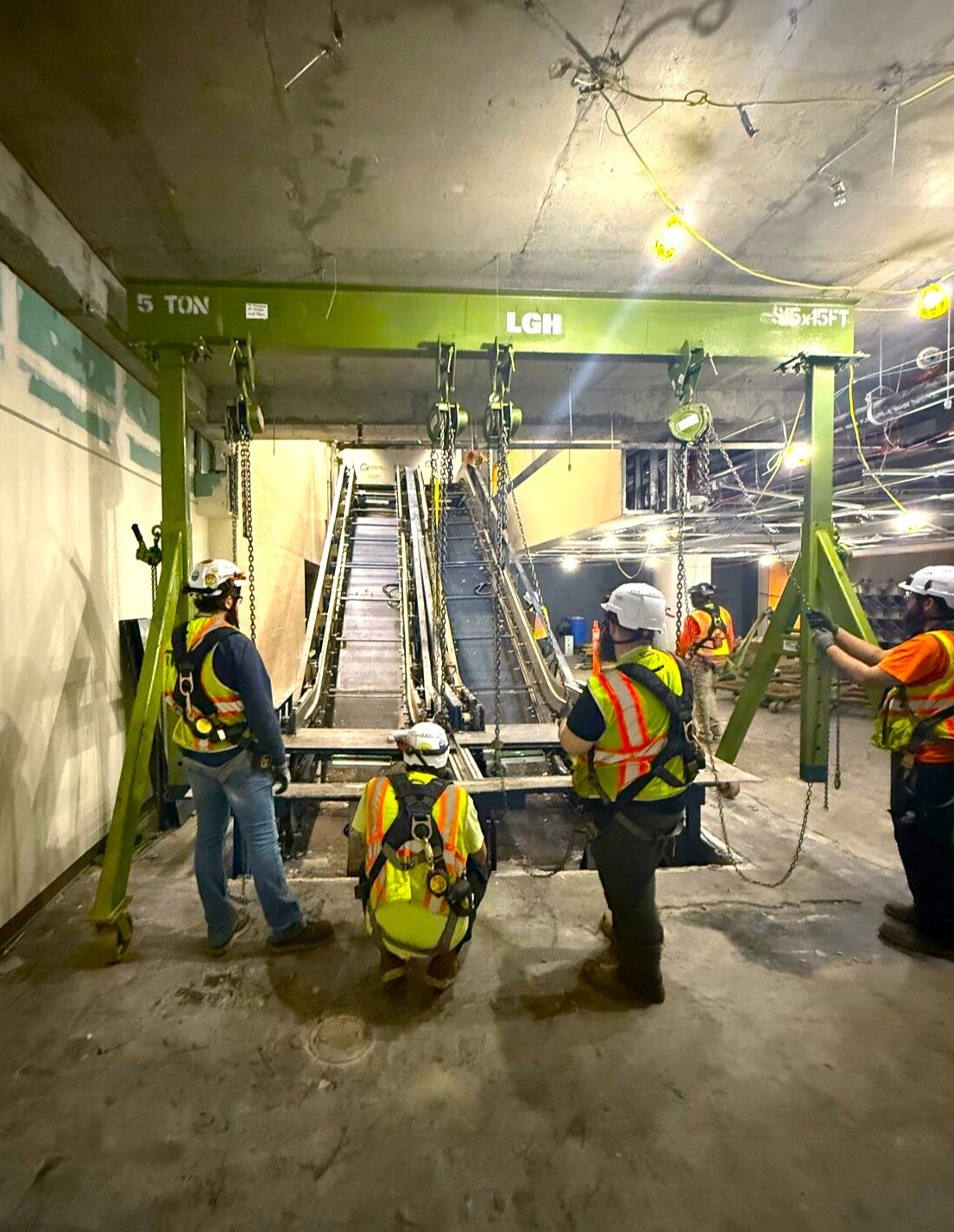 Escalator gantry crane-1 Escalator gantry crane-1